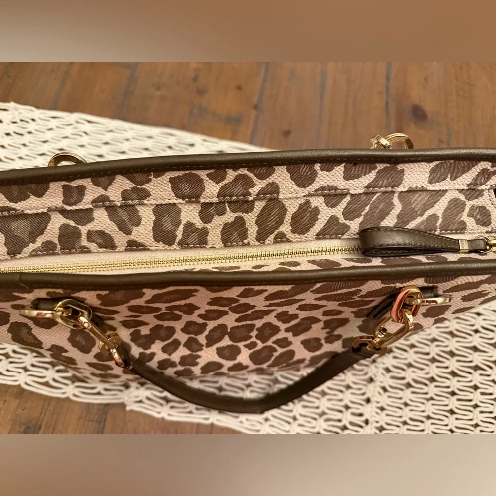 Coach light chestnut jaguar print canvas tote. NWT. - Picture 5 of 7